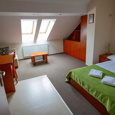 Uroczysko Porszewice - Osrodek Rekolekcyjno-konferencyjny Kolo Lodzi *